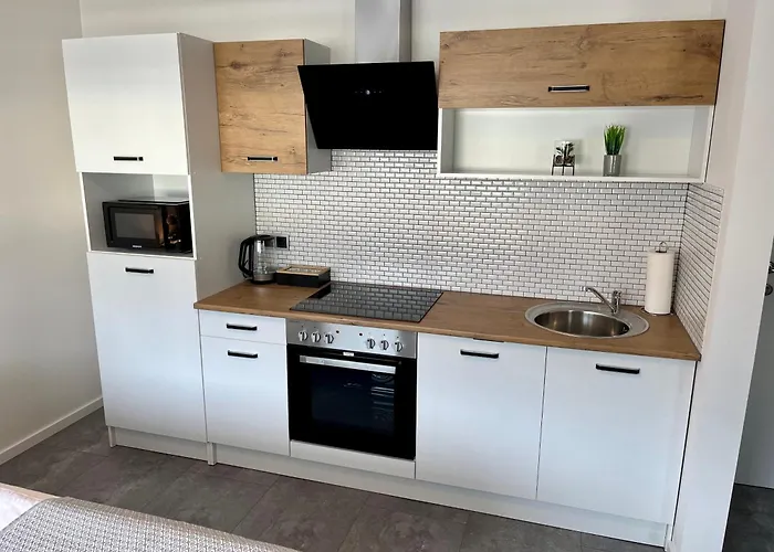 Juwel 01 3* تريبن