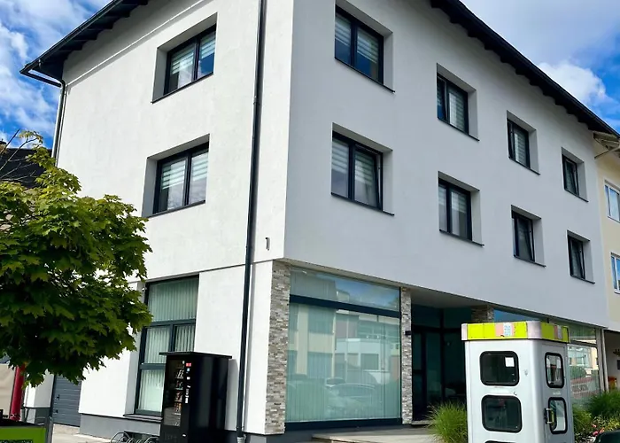 Juwel 01 3* تريبن